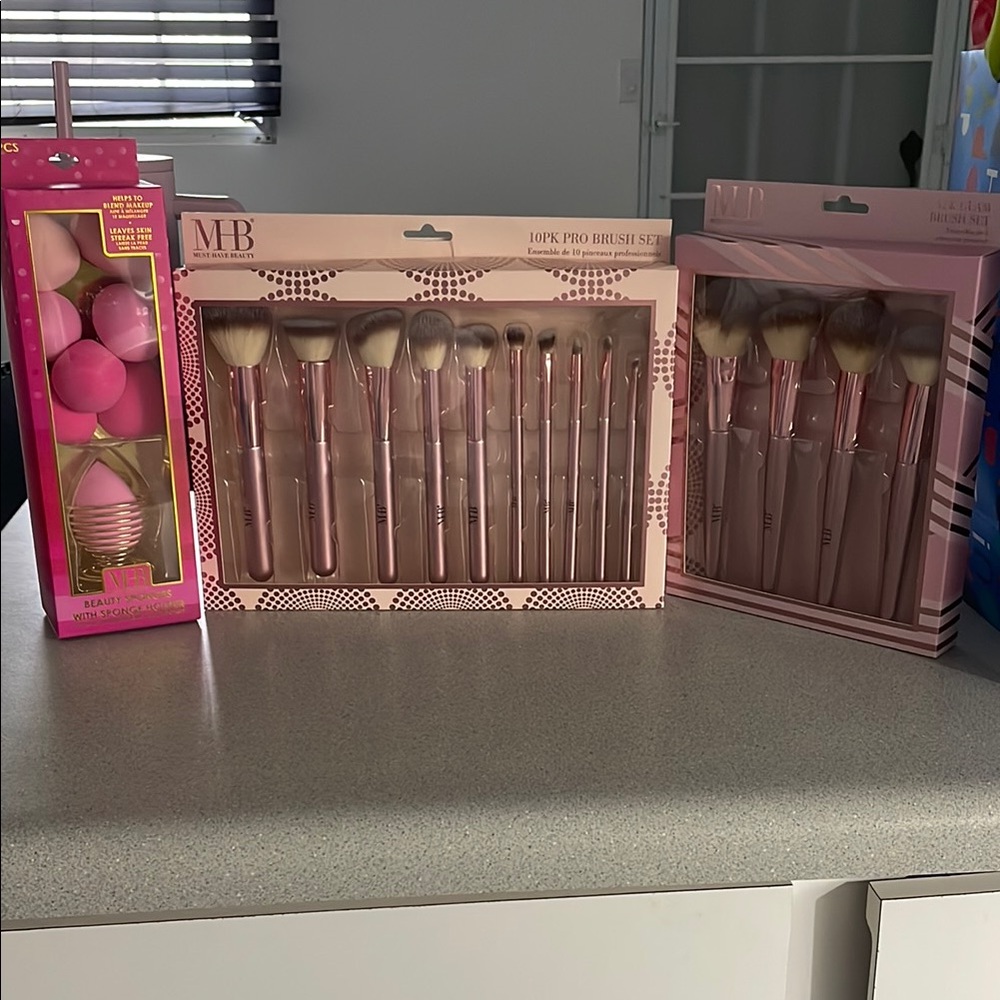 MB Makeup Brush & Sponge Set